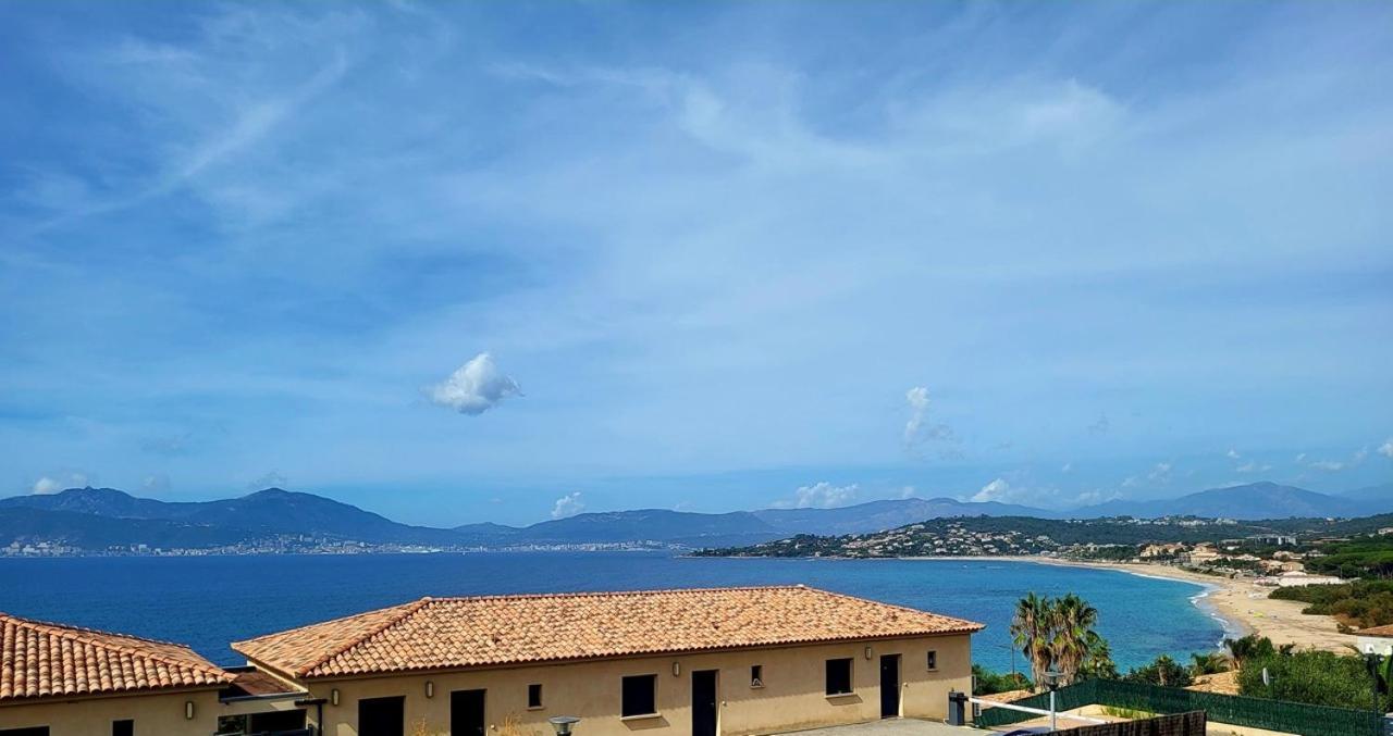 Appartement De Standing Bord De Mer Pietrosella ภายนอก รูปภาพ
